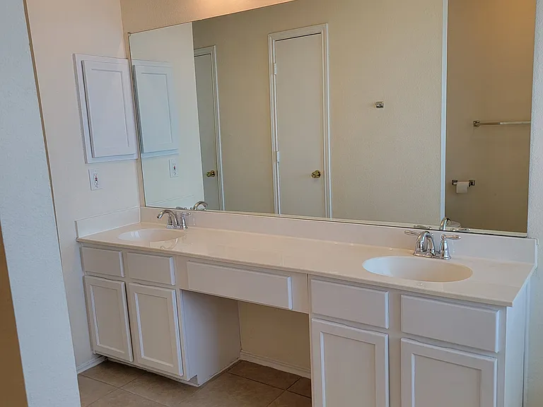 6001 Fenwick Ln — Photo 17