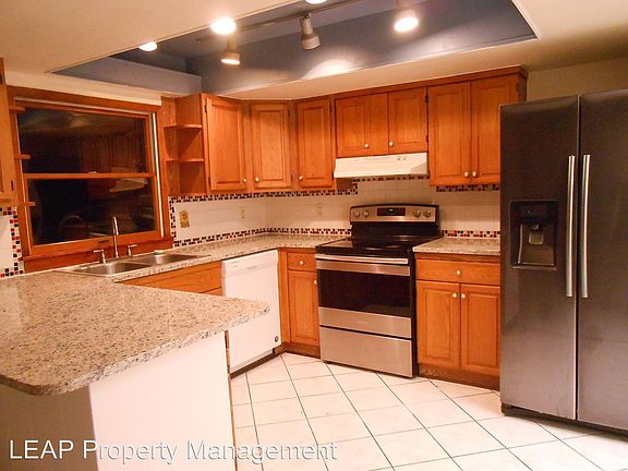 5th image of 3029 Flagstone Dr