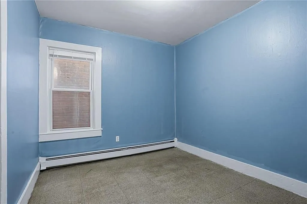 3 bed, 1.0 bath, 1174 sqft, $2,200 — Photo 4