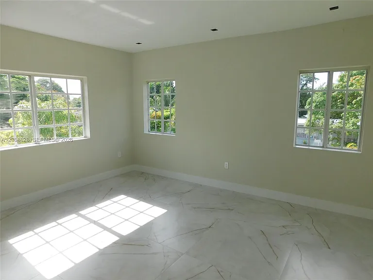 1851 NW 32nd Ave #B31 — Photo 14