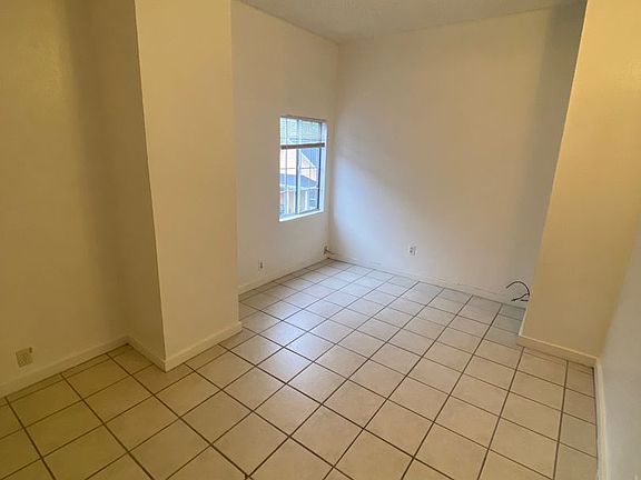 5th image of 1560 Montgomery St APT 3