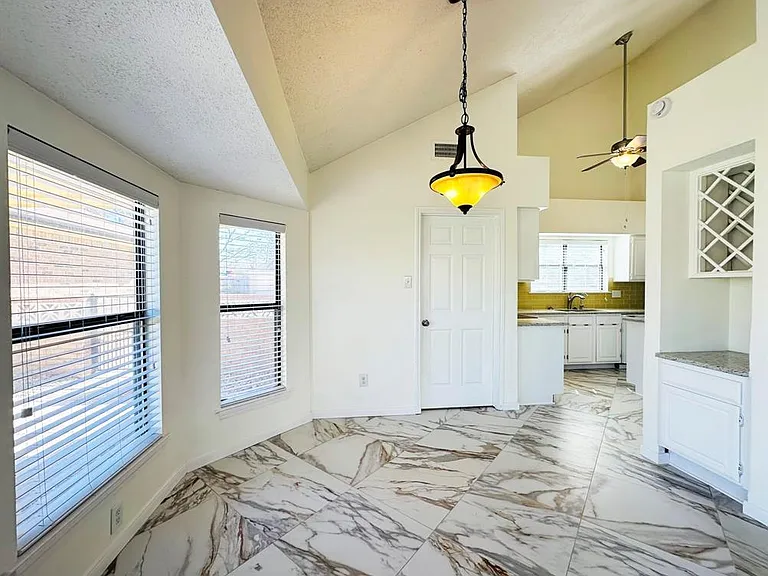 306 Applewood Dr — Photo 14