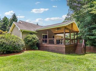 33 Warlick Rd, Mills River, NC 28759