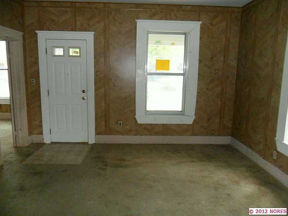 4th image of 319 S Zunis Ave