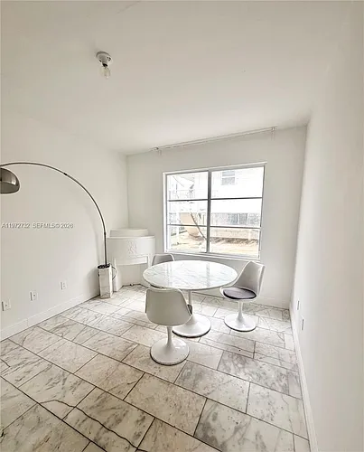 922 Jefferson Ave #6 Photo 1