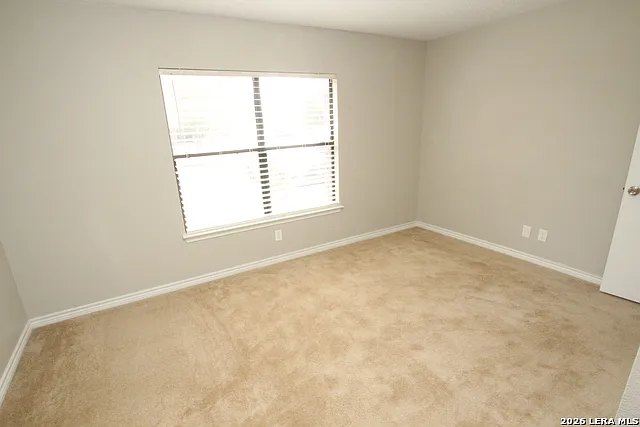 7807 Pecan Hts — Photo 17