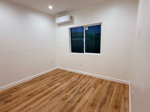 4th image of 10062 Bonser Ave