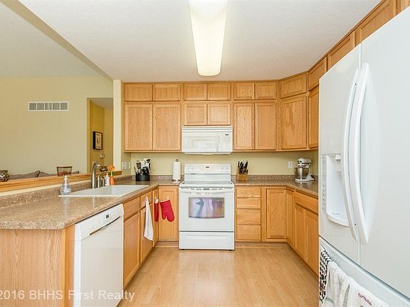4th image of 406 3rd St NW