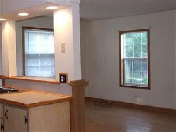 5th image of 14786 Longview Dr