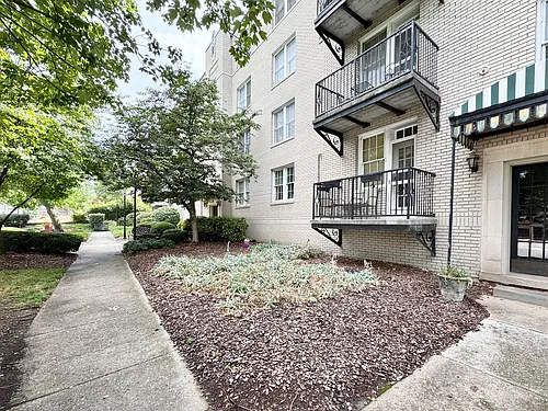 1013 N Elm St #A1 Photo 1