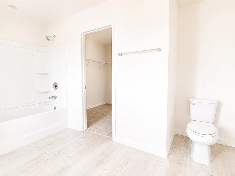 9581 Sandy Bluffs Cir — Photo 13
