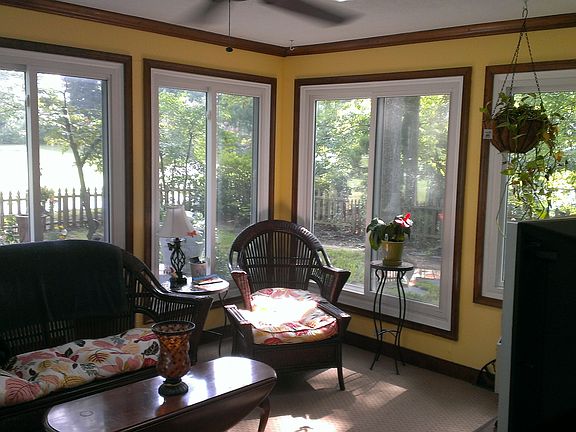 Bright Sunroom w/New Windows