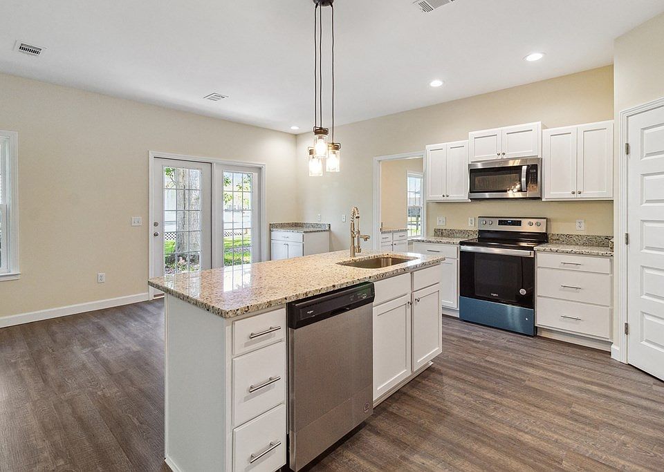 410D N Caswell St, Glennville, GA 30427 MLS 146864 Zillow