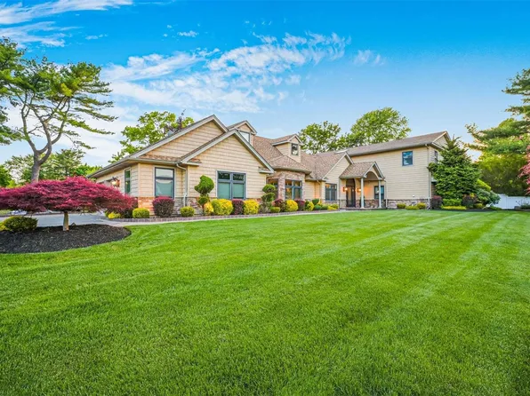 41 Tyburn Lane, South Setauket, NY 11720