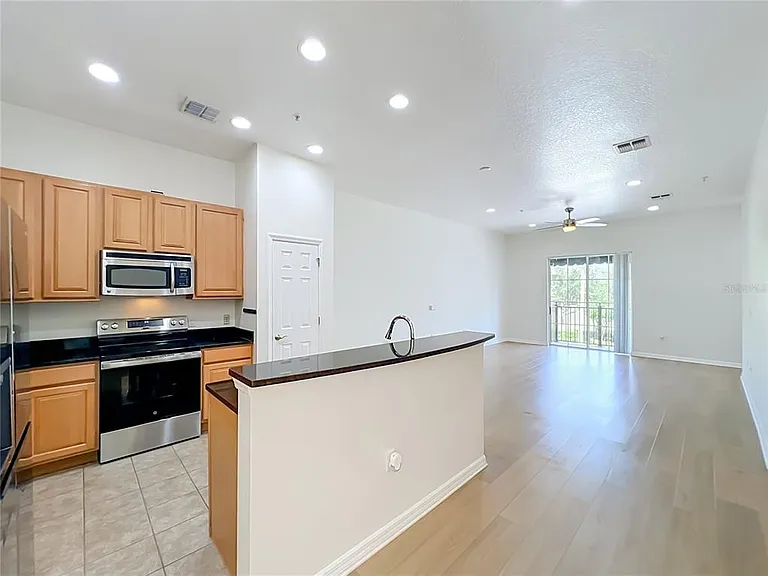 3716 Avalon Park East Blvd — Photo 9