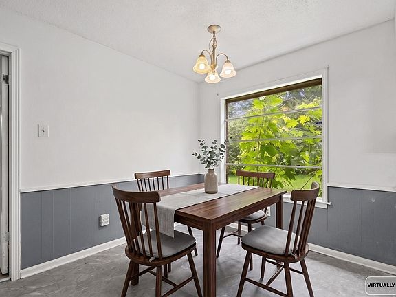 3rd image of 5742 Pinola Ave