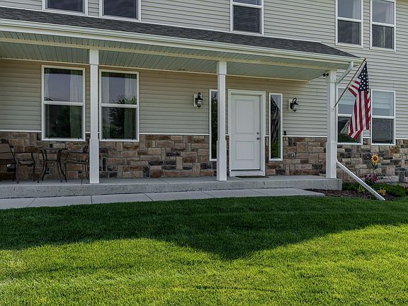 3rd image of 1029 Forest Garden Dr