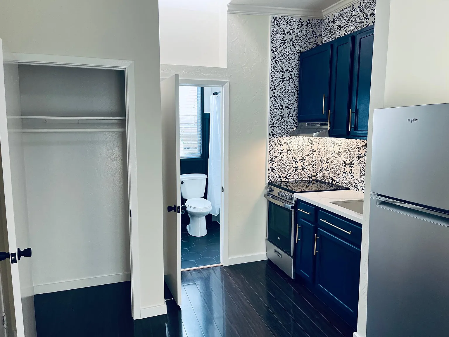 Studio, $2,995 — Photo 4