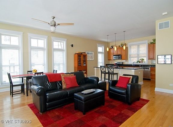 3rd image of 1501 W Diversey Pkwy Unit A