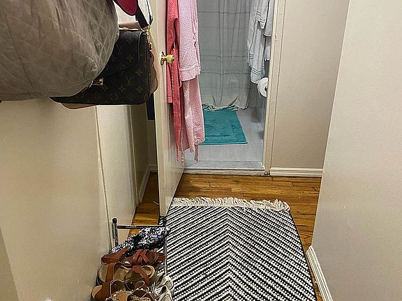 4th image of 239 E 84th St APT 3D
