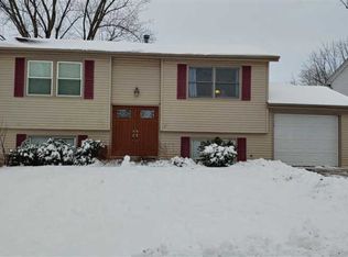 143 Ray St, Poplar Grove, IL 61065