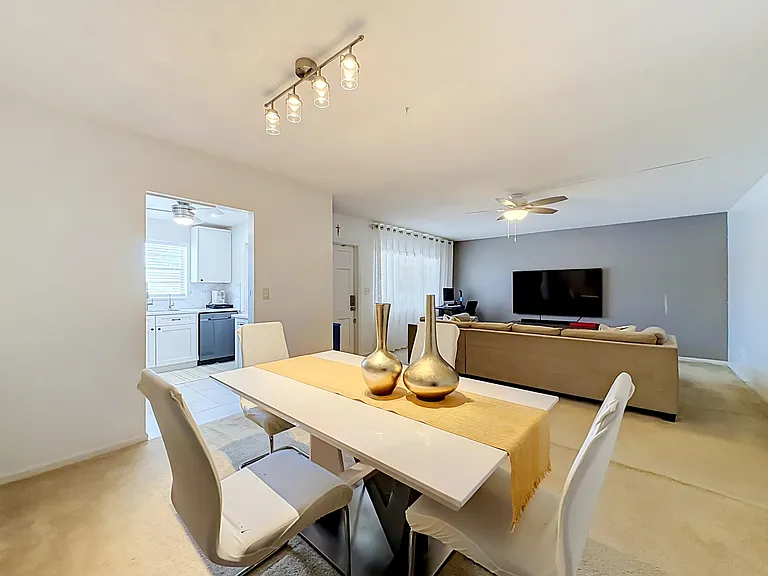 2121 NE 68th St #109 — Photo 23