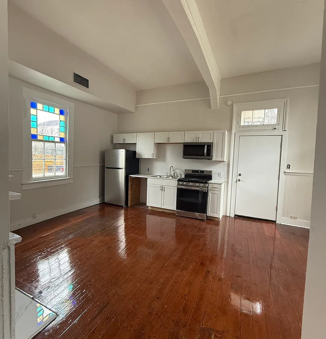 3 bed, 1800 sqft, $1,850 — Photo 2