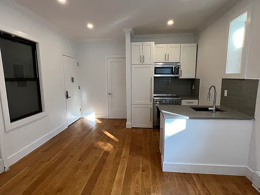 Rented by OGI Management | media 17