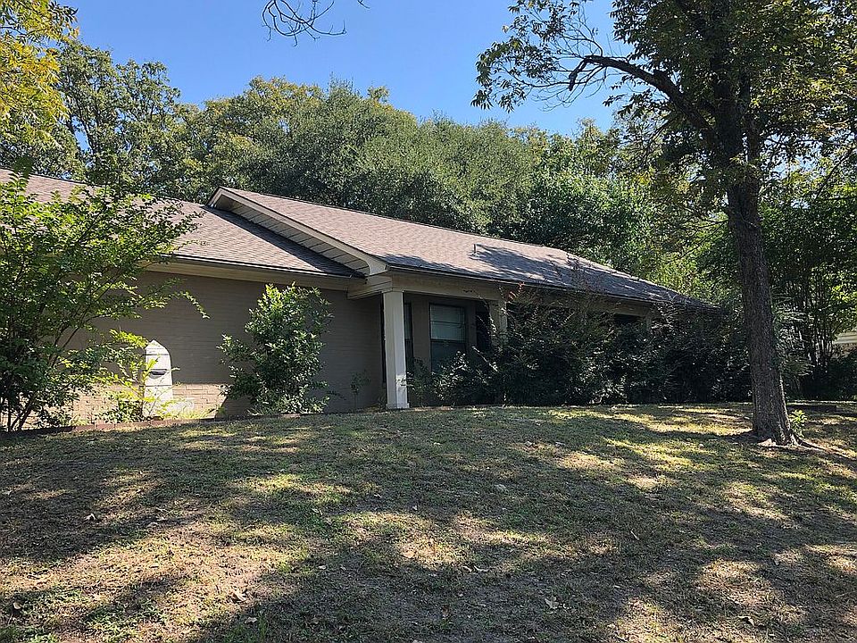 1st image of 504 Oak Hill Ln