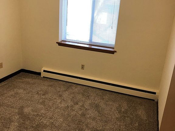 3rd image of 2580 N Oakland Ave APT 204