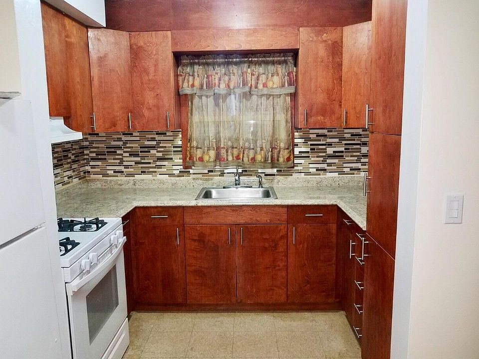 1st image of 3928 E Tremont Ave #1