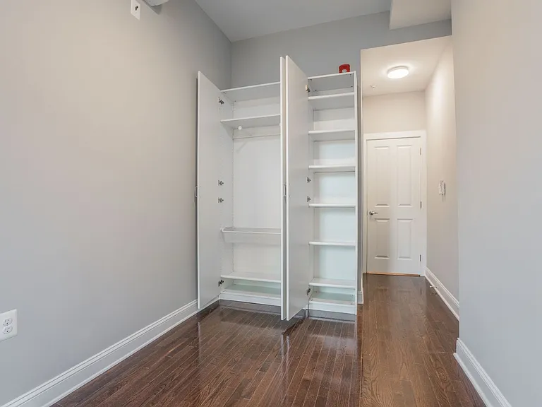 310 E Lanvale St — Photo 7