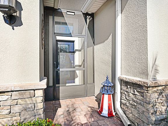 4th image of 6428 Van Ness Dr
