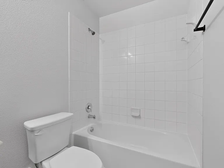 2123 Meadow View Dr — Photo 34