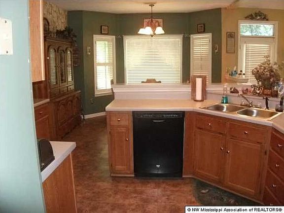 4th image of 5081 Park Place Dr