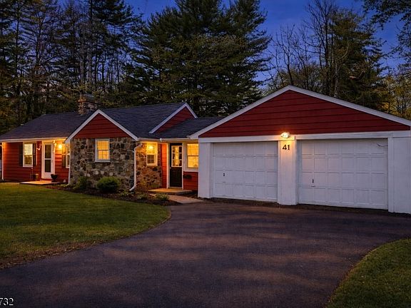 2nd image of 41 Summit Rd