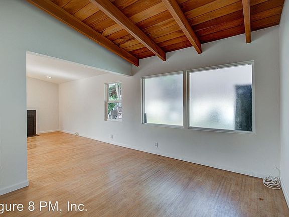 5th image of 1025 Cresthaven Dr