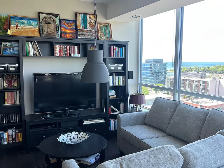 1 Hurontario St #1108 — Photo 18