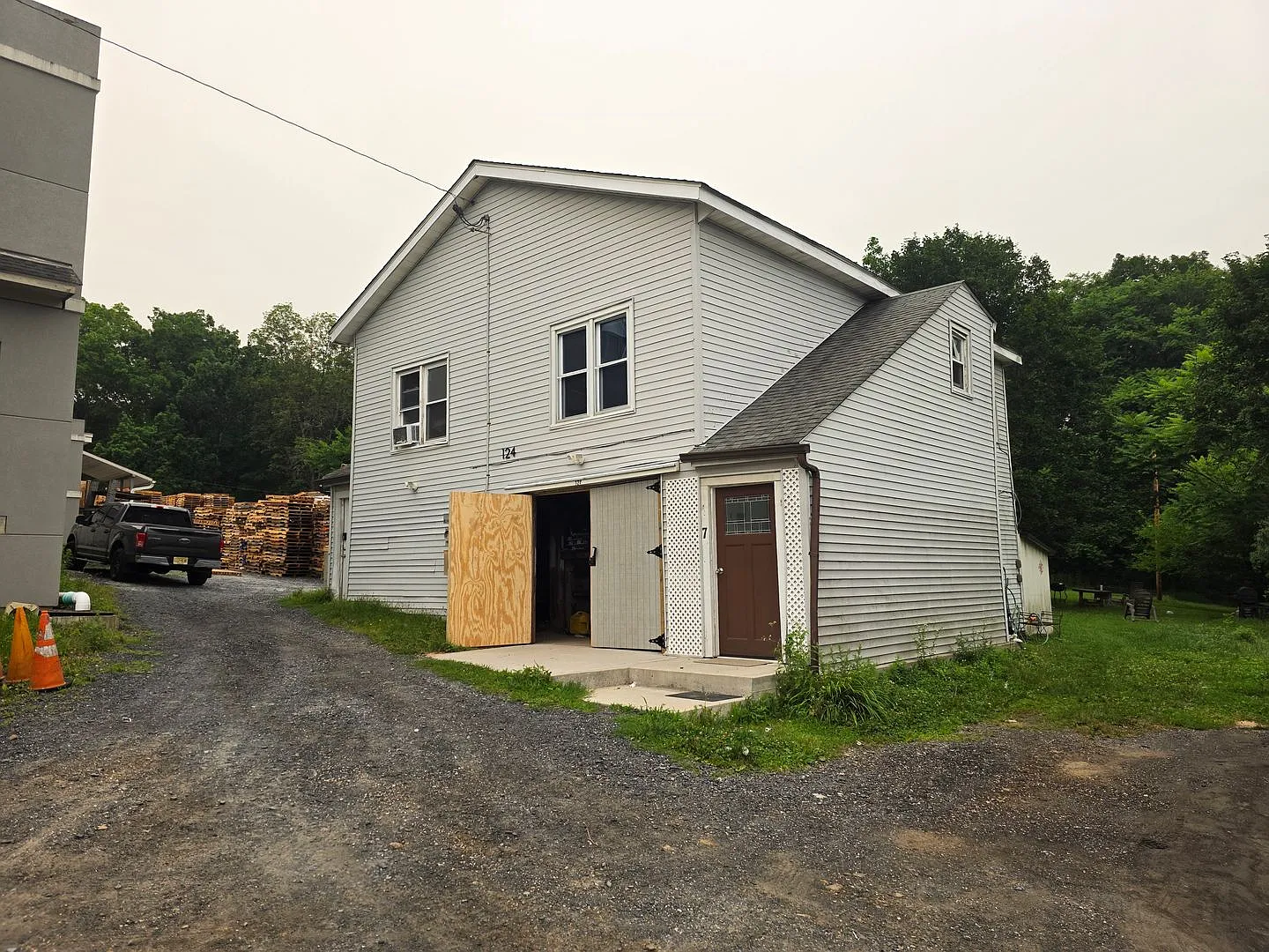 122-128 Mount Airy Road — Photo 1