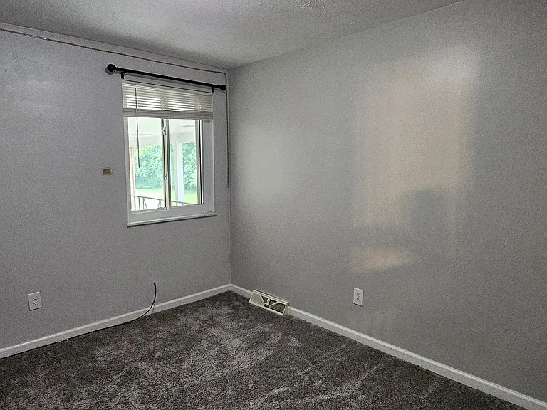 2470 Warren Pkwy — Photo 8