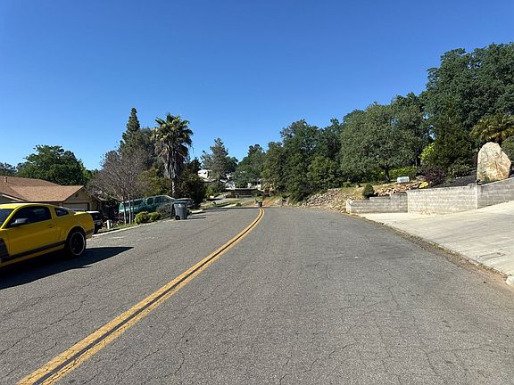 5th image of 560 Silver Leaf Dr