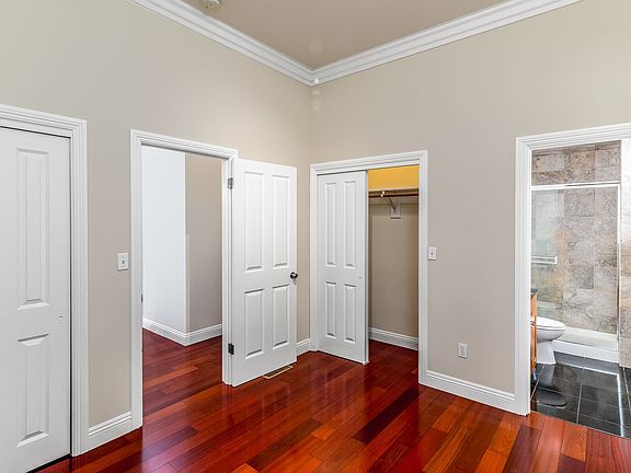 3rd image of 227A Winfield St #1220R