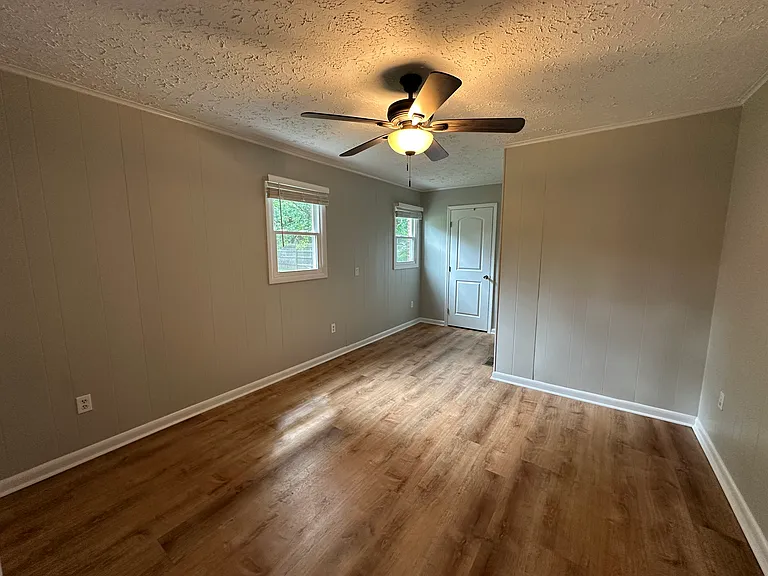 205 Meridale Dr — Photo 4