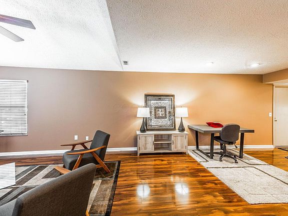 2nd image of 279 Pointe Pl