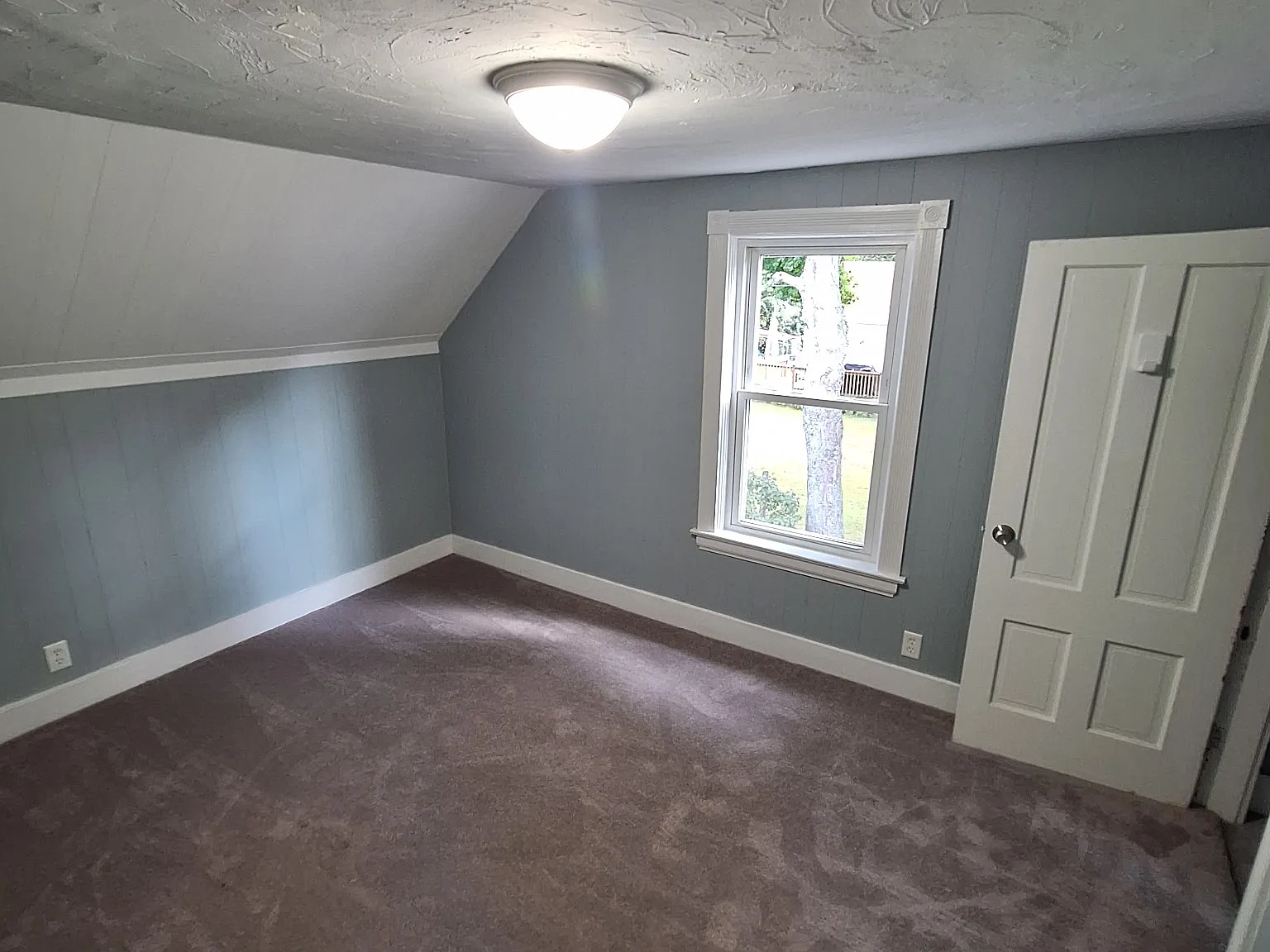926 Hill St — Photo 4