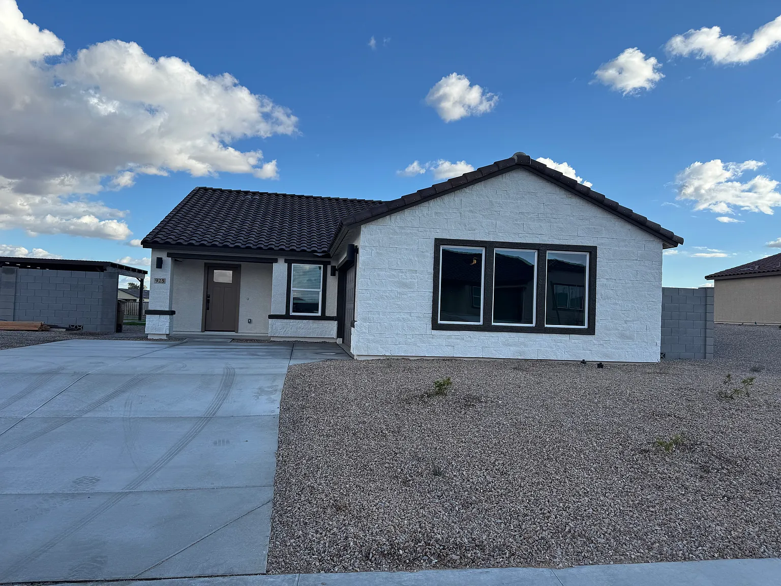 3 bed, 1376 sqft, $2,500 — Photo 2