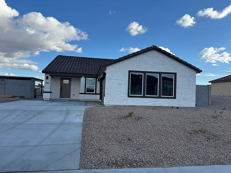 925 Jubal Ln — Photo 2