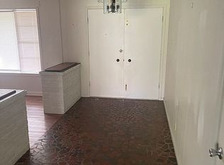 223 University Dr, Lake Charles, LA 70605