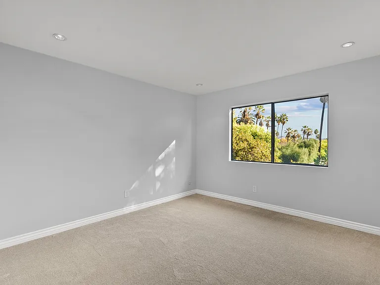 330 W California Blvd — Photo 48