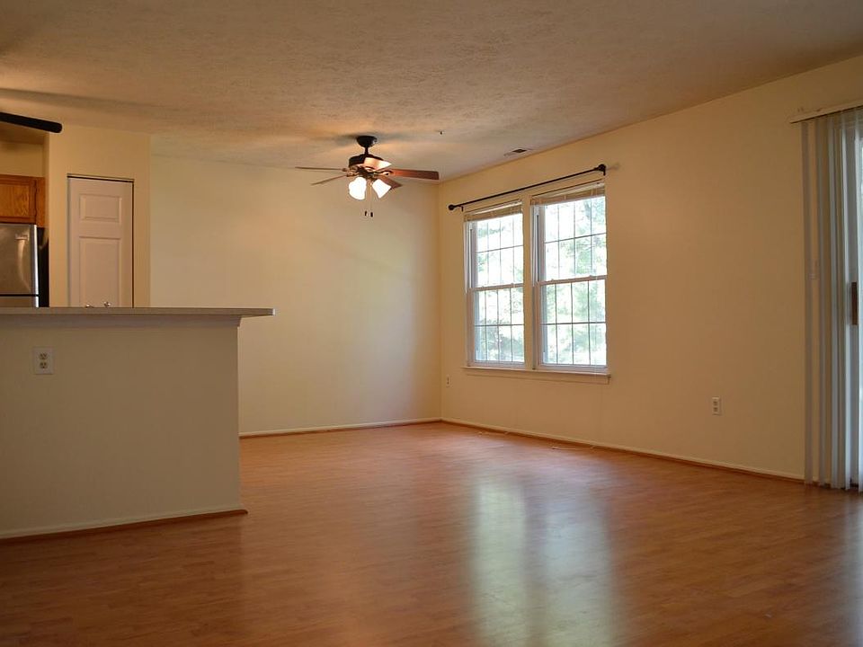 2nd image of 110 Surrey Ln